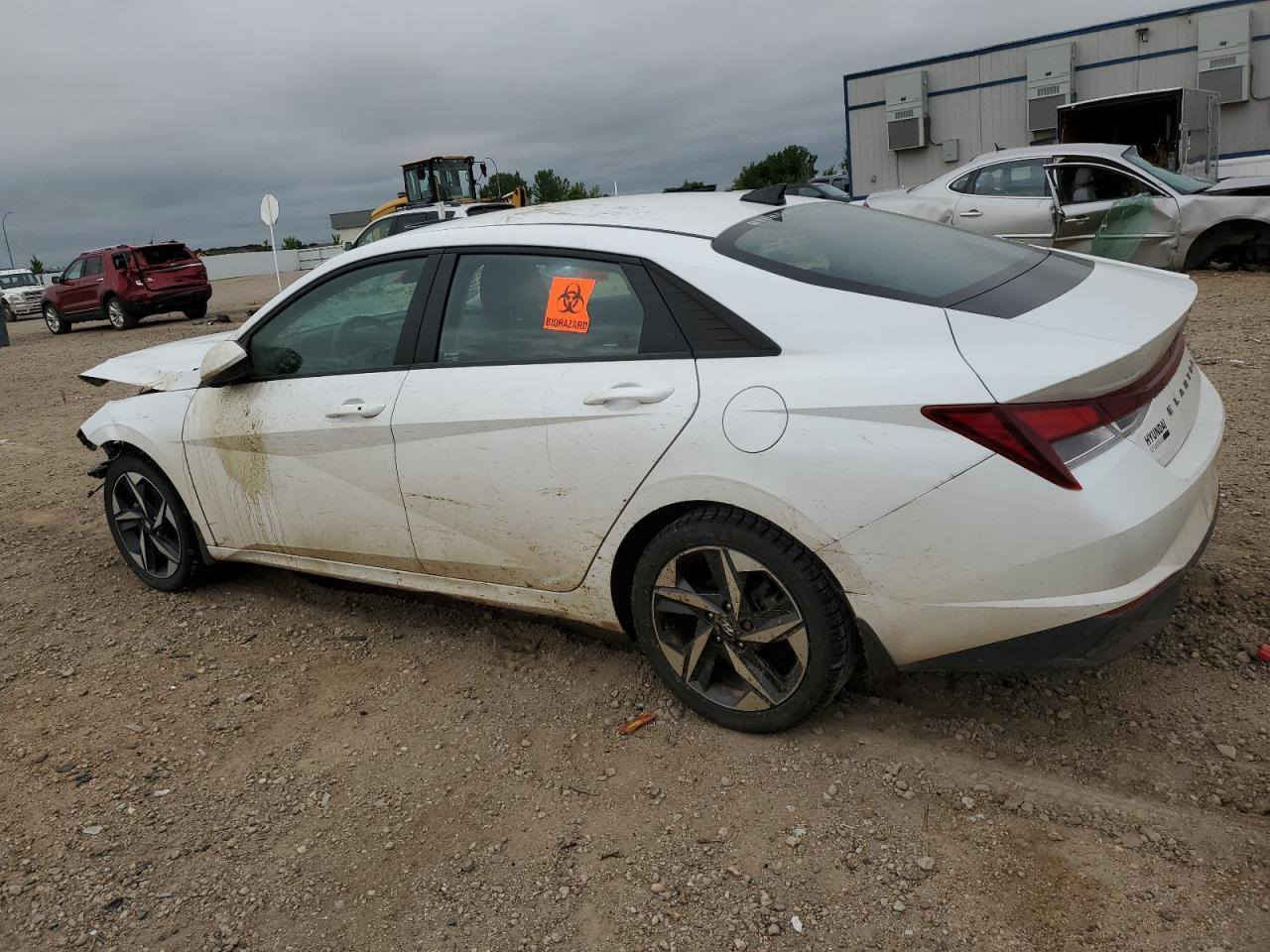 النترى وارد امريكي موديل 23  معوقين المعوق بس عينه كريمه بيه ضرر بنيد فقط مبدل وبيه بارد بلجاملغ الخلفي السياره  فول موصفات عدى الفتحه رادار جانب ورادار خلفي بصمه و تشغيل عن بعد تبريد 8درجات  ماشيه 57الف حقيقي السعر148وبيه مجال ***********
