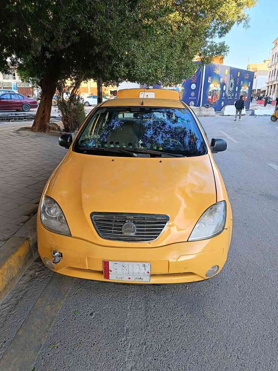 طيبة 2015للبيع سيارة خير من الله مناقصها شي كبل للشارع  بس بيها طخة بالبنيد مصفرة هيئة غرامات السنوية لل2028  السعر 35بيها مجال حك الجية مكاني بغداد الشعب ***********
