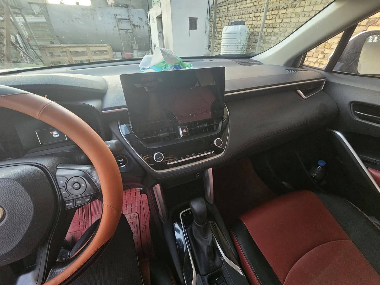 كورلا هايبرد
موديل 25 
نظيف حيل  ماشية بس 5000 
سعر ١٨٠ وبي مجال 
***********
