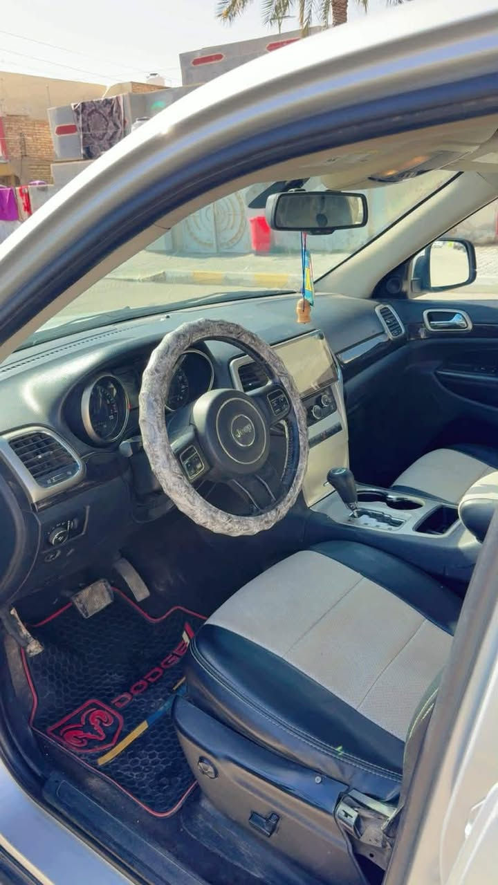 البيع جيب لاريدو مديل 13 متومه رقام وسنويه سياره حاويه كارتون جديدئ كفاله من الكص ومن كلشي مكينه وكير كفاله مكينه 6 سلندر شاشه كامره دواره سياره جاهزه عله اخر وإني خادم سعر 73 وبيه مجال وبخدمت الشراي ***********
