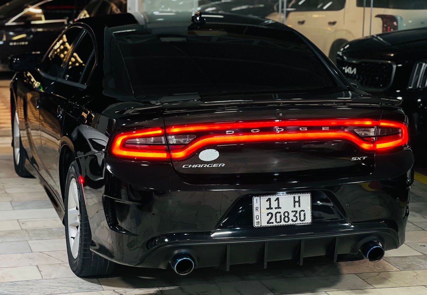 Dodge charger موديل ٢٠١٨ 
رقم بغداد باسمي حادثها ثلاث قطع اماميه 
مكينه ٣٦٠٠ 
مكينه كير مكفولات 
ماشيه ١٦١ ميل  استخدام شخصي
مواصفات sxt المعروفه 
مكان السيارة نجف 