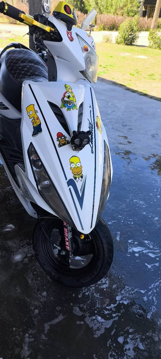 السلام عليكم شباب للبيع ماكس مضلع مكفولة وجديده
برغي ممفتوح بيها.. عليها تزويدات واضحات بالصور وبيها صالنصه اف ام بيها فصله نار 🔥 المكينه بلاد ماملعوب بيها الدراجه كلش ناعمه 
مكاني بغداد الرضوانية الخط السريع الدولي 
***********
*********** واتساب 
سعرها ٧٥٠ وبيها مجال للشراي ❤️
