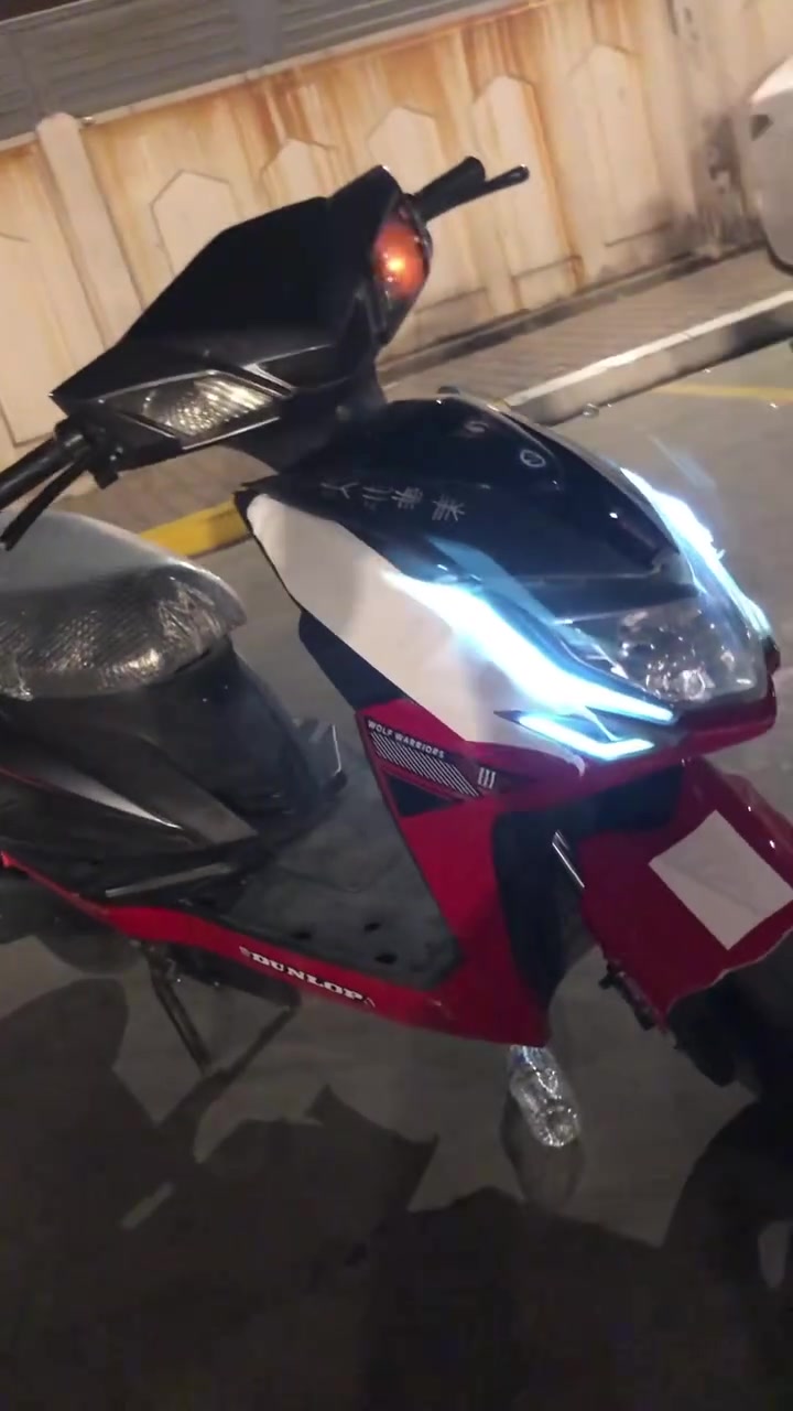 السلام عليكم
دراجه سكنس شحن للبيع 
بسعر R9 السص450 وبيها مجال حك لجبه
الدراجه رزنه وخيز من الله 
6 بطاريات 🔋 
نضام بارك نضام R 
وسويج وبصمه 
الدراجه اخت الجديده 
المكان بغداد حي الخضراء للتواصل واتساب فقط ***********
