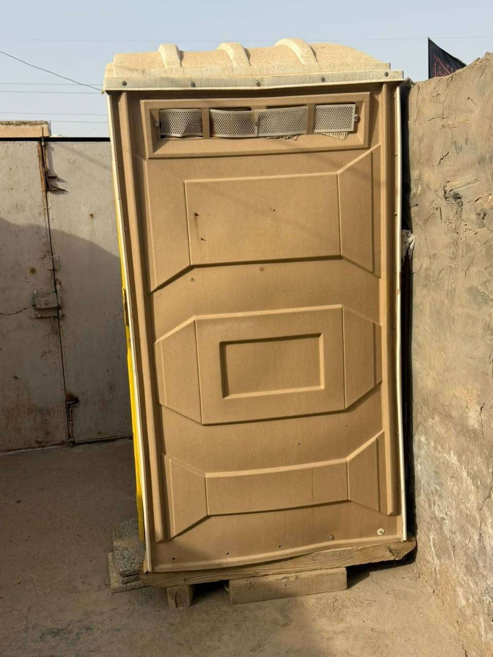 حمام متنقل للبيع بسعر جداً مناسب
***********
