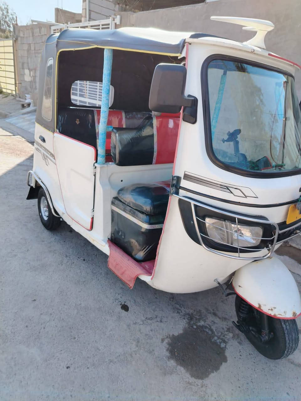 السلام عليكم تكتك للبيع تي في اس موديل (٢٠٢١ ١١ ٢٧) رقم وسنويه تحويل ثاني يوم تكتك كفاله عامه مكينه صارلي اسبوع من مبدله شركه السعر ٦٥٥٠ وبيهه مجال المكان بغداد المحموديه *********** ***********
