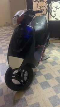 دراجه ساسوكي دراجه كلش نضيفه  السعر 250 وبي مجال رقم الهاتف 0789270307...