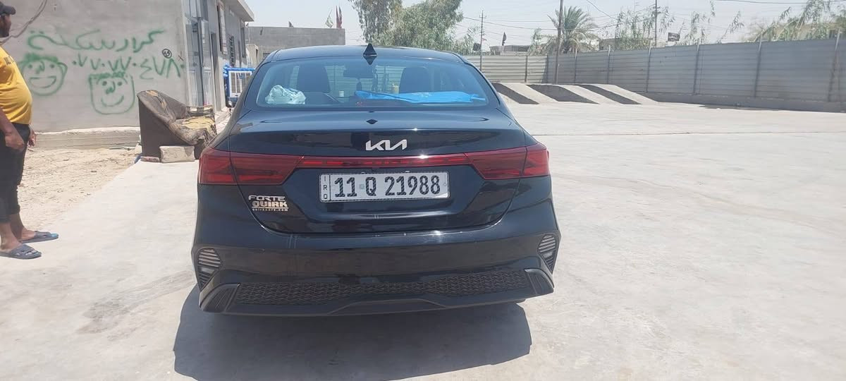 كيا فورتي ٢٠٢٣ لون اسود محرك ٢٠٠٠ دوش ماشية فقط ٧٠ الف كيلو ضربته بلادية بالصور من امريكا نظيفة مال بيت واليشتريه بالعافية عليه 
رقم الهاتف السعر للاتصال 
***********
