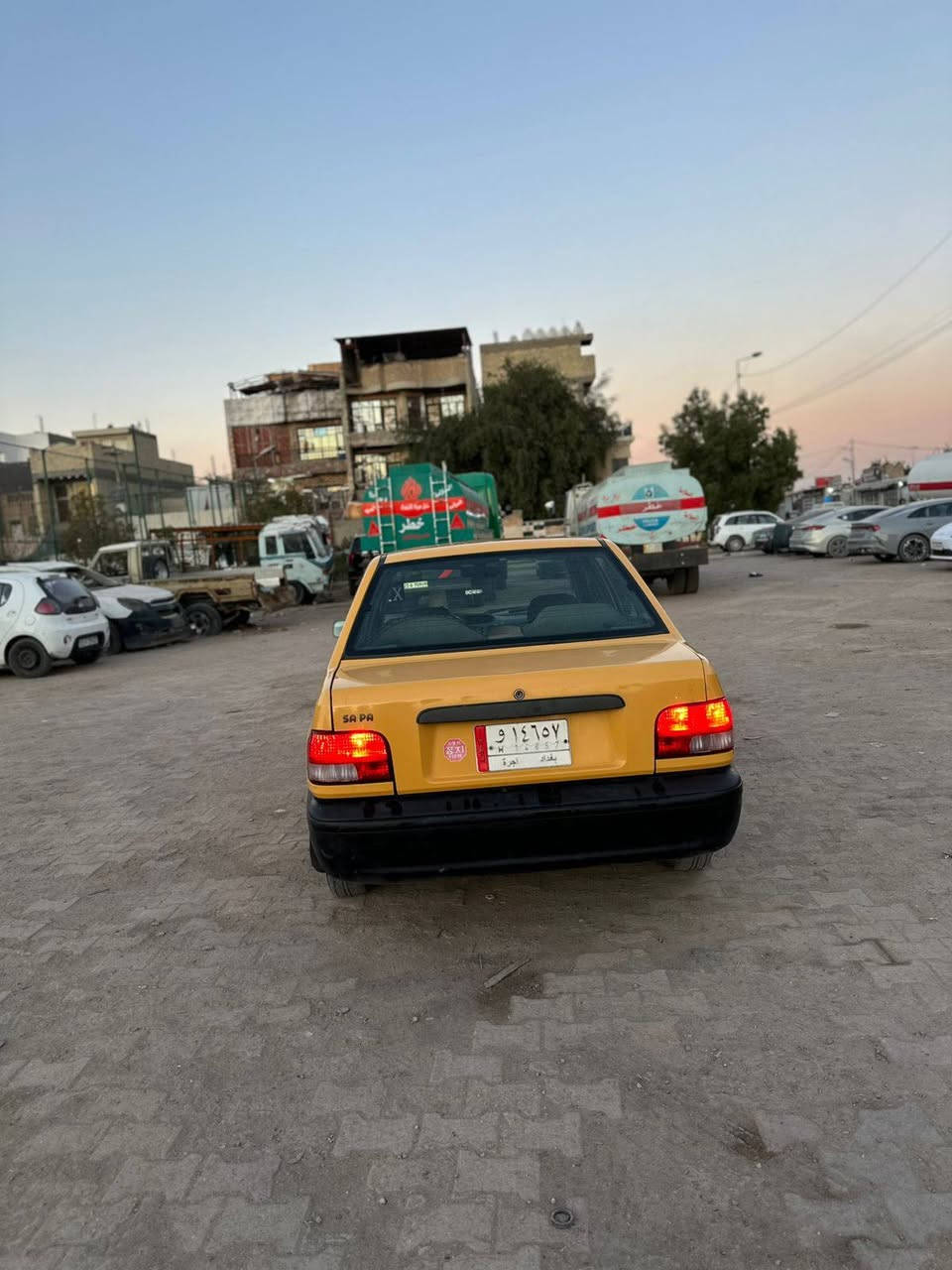 السلام عليكم سايبة موديل 2014 مكفوله مكينه وكير بيها بس الشاصي الايسر  ملصح بدون ضربه بدون صبغ للأستفسار ***********
