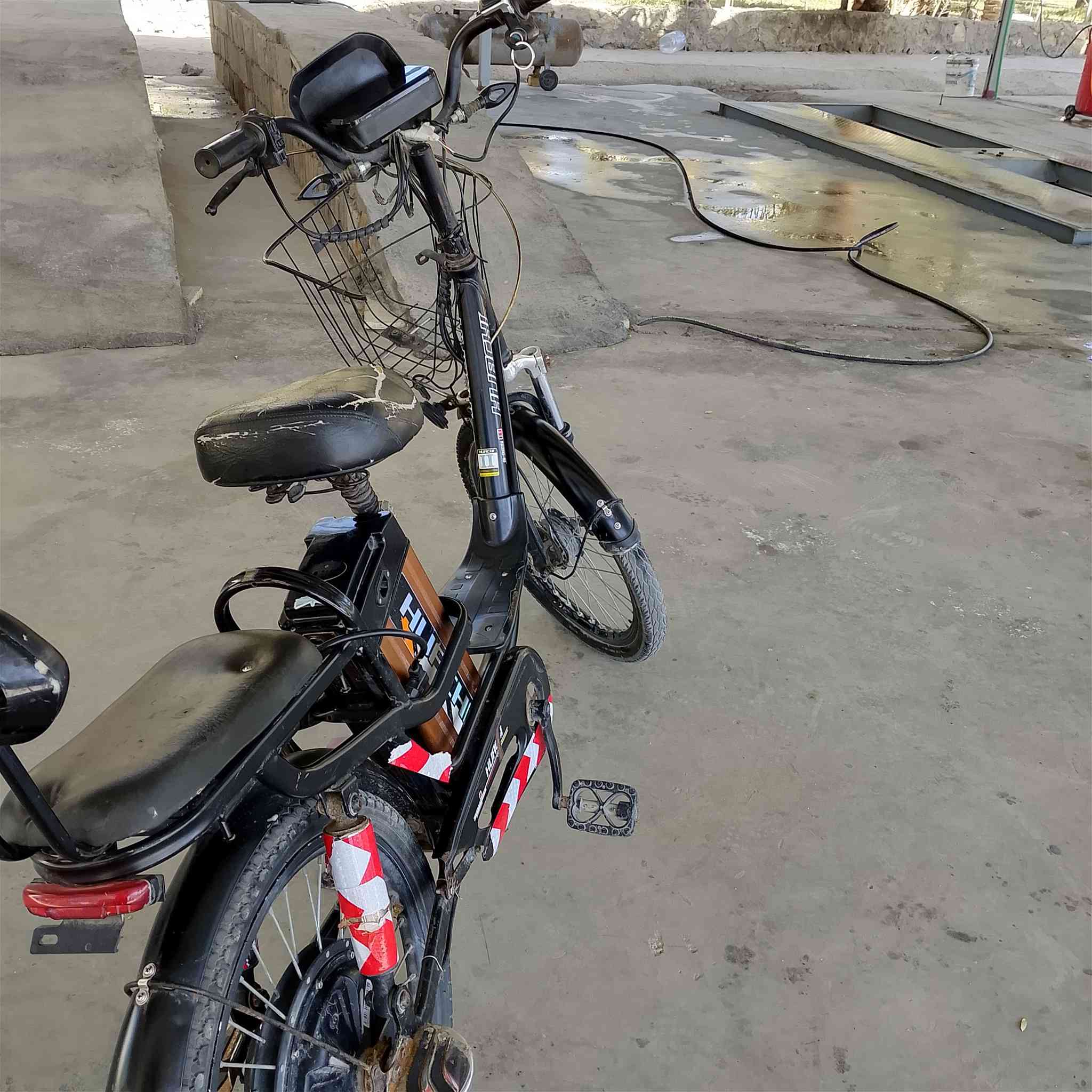 دراجه شحن بطاريات جاهزه وجديده شحنها يخبل كلشي بيها جاهز سعر200 وبيها مجال بسيط ***********
