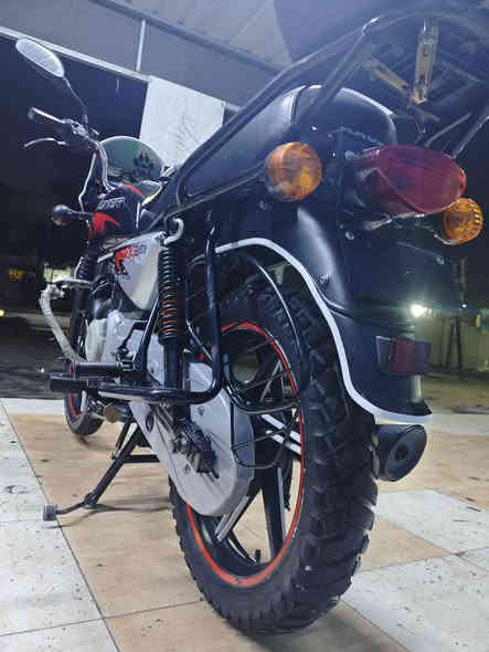 دراجه بوكسر السعر مليون وثمنميه موديل 22 النضافه مثل الفيديو العنوان الشعله ***********
