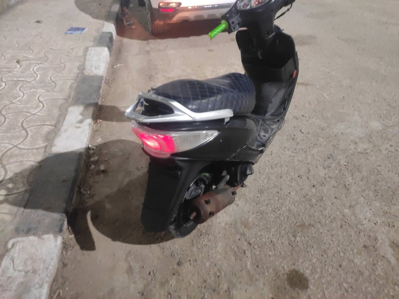 السلام عليكم اخوان درجة كامكو دراجة جديد برغي ما مفتوح بيه تيارت جديد الله شاهد مصالي يوم واحد من شديتهن كلشي بيه شغال 400 او بيه مجال بصيط نكره سلف تشتغل يعني متعبك والله العظيم دراجة جديد ما متعوبه رقمي ***********
