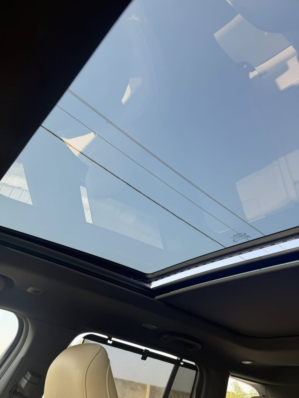 للبيع جيب لمتدد بلاص2023
السعر280$ ورقة التصال ع رقم 0770570944

مواصفات فول الفول الأخير أعلى أوبشنات

السيارة كراند شيروكي لمتدد بلاص

داخل السيارة عسلي من الجلد الفاخر

بنوراما قطعتين اسود

5 راكب

لون السيارة ابيض

المحرك: 6 سلندر 3600 فور ويل

ماشي 29 ميل

5 كامرات 360 درجة حتى كامرة بالمراية داخل السيارة

المواصفات:

* دفع رباعي 4x4

* رادار امامي مع مانع تصادم

* تحذير الخروج عن المسار .

مساج في كرسي السائق

مساج في كرسي الراكب..

* نظام التحذير التلقائي الصوتي عند اقتران اي سيارة في الطريق

* مستشعر نوم السائق مع نظام التوقف الآلي

* تحذير نقطة عمياء

* نظام تحذير عند التقاطعات.

نظام الفرامل التلقائي

* نظام تحذير عند تجاوز السرعة المحددة.

* نظام تقليل الضجيج داخل المقصورة

* إنارة داخلية محيطية.

* شاحن موبايل وايرلس

* تعديل وضعيات مقود السائق كهربائيا. وعكس السائق كهربائيً

* نظام الصوت من ماكنتوش مع 19 سماعة.

* سقف بانوراما

* شاشة كبيرة 10.1 انج

* نظام الخرائط (GPS)

* عرض خرائط الطريق على لوحة القيادة لوحة قيادة بقياس 12 بوصة.

* كاميرا محيطية 360 درجة

* 4 كاميرات خارجية مع بخاخات ماء للتنظيف. الكامرات منافذ يو اس بي وتايب سي امامي وخلفي مع منافذ كهرباء

* مصابيح أمامية زنون

* كشافات ضباب زنون

* دخول ذكي.

قفل ذكي عن طريق لمس اليد

* بصمة على 5 أبواب للدخول الذكي.

* تشغيل عن بعد.

* صندوق خلفي كهرباء 

* إضافات من الخشب الطبيعي للمقصورة الداخلية

3 وظائف للستيرن

* ذاكرة لحفظ وضعيات الجلوس للسائق.

* كراسي أمامية كهربائية

* كراسي أمامية تبريد وتدفئة.

* كراسي خلفية تبريد وتدفئة

* ستائر للنوافذ الخلفية.

* حساسات امامية.

* حساسات خلفية

* مكيف خلفي مع وحدة تحكم عن بعد.

* تدفئة ستيرن وتبريد

* مانع تصادم خلفي

مانع تصادم امامي

* بلوتوث تلفون

* كاربلاي

* محدد سرعة

* نظام التشغيل والاطفاء الاوتوماتيكي (بدء التشغيل التلقائي)

* نظام بريك اوتماتيكي (نظام الكبح التلقائي)

* وبيه هواي مواصفات بعد وهواي

مكان السيارة البصره 

منفيس تترقم كل الحافظات  التصال ع ***********
