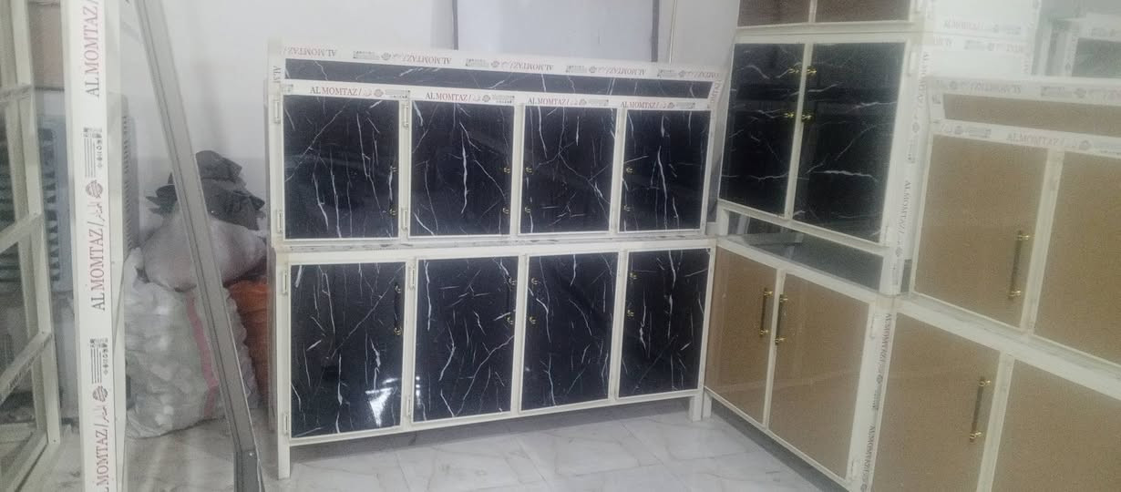 سلام عليكم ورحمة الله وبركاته كاونترات البيع قياسهن مترين ومترين ونص جاهزه ونضافه سعر خاص واني بخدمه رقم الهاتف ***********
