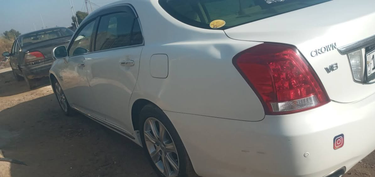 السلام عليكم تيوتا ماجستا موديل2010 رقم انبار الدولي الجديد فول مواصفات 8V كشن كهربائي بصمة ماعدة الفتحة
السعر135
المكان بغداد اللطيفية
رقم الهاتف 
***********
***********
