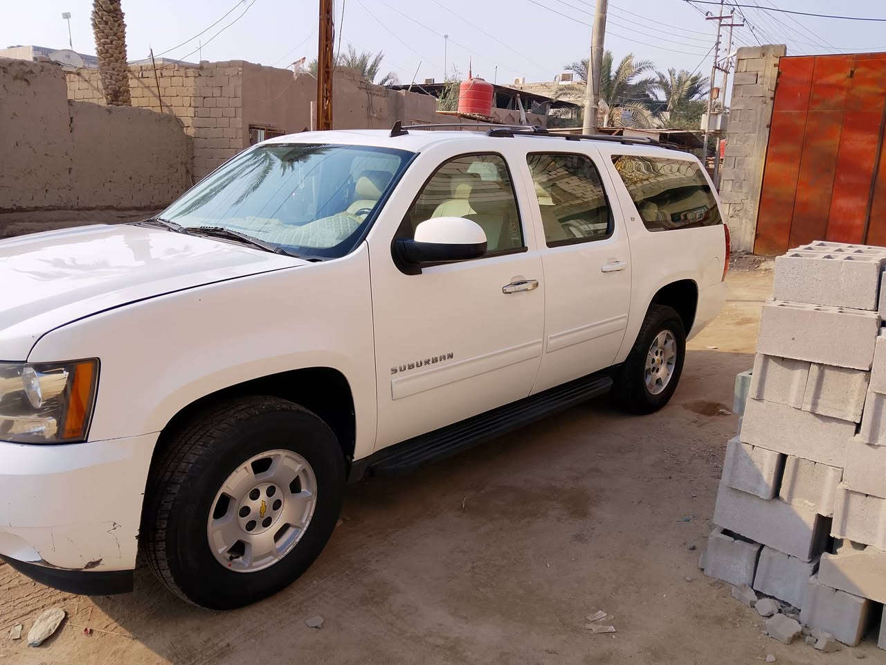 السلام عليكم تاهو طويل للبيع موديل 14 رقم بغداد باسمي مكينه جير جديد سعر 215 ورقه رقم التلفون ***********
