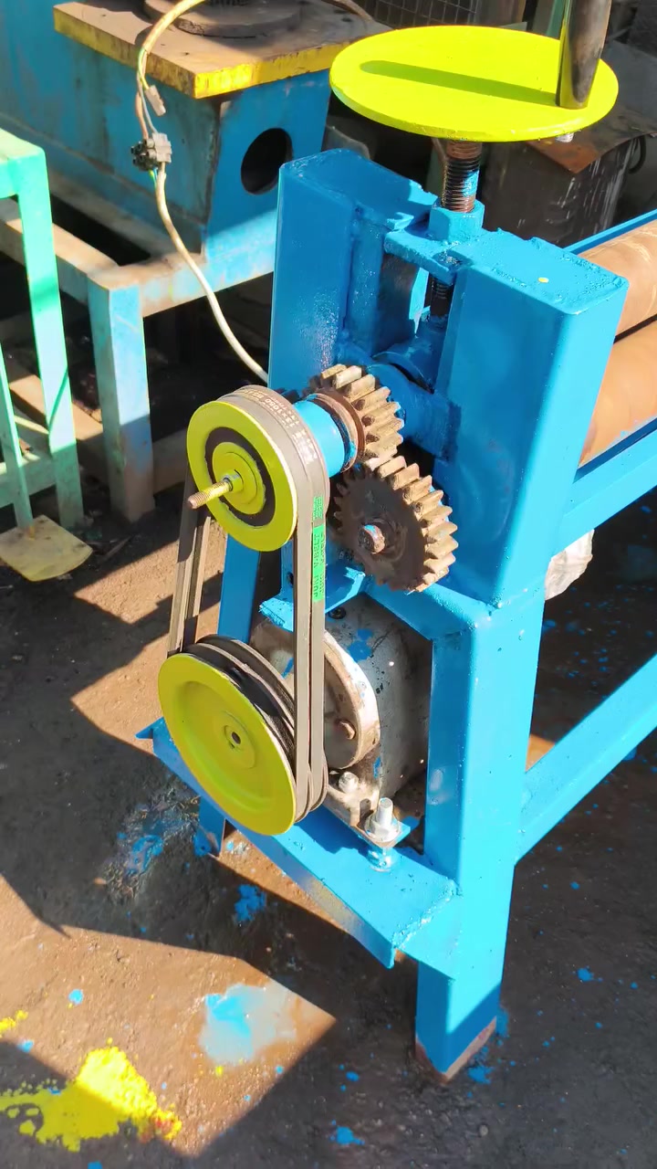 روله درفله عرض ١٣٠سم تلف ٢ملم كامله ماطور كيربوكس وسويج كهربائي ***********
