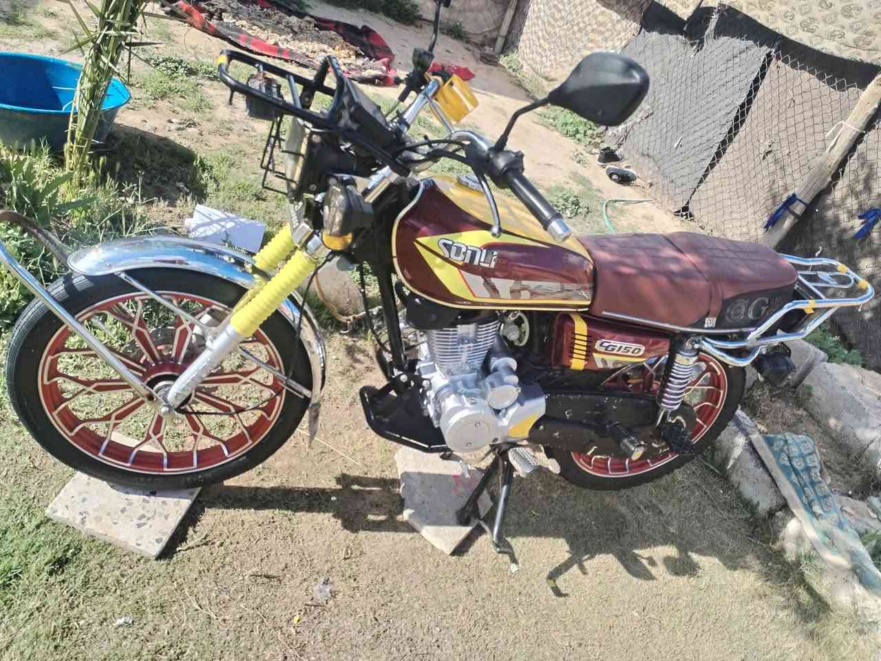 سيفان 24 وزن ثقيل  شرط»»»» للبيع
الاصلي  باب اول0.1 نضافه فول»»» 
نشاط فول 🔥
طيران ✈️
محرك كيرشرط مامفتوح نعومه فول»»»» 
كهربائيات كلها شغاله درع امامي نشرات»»» 
 موطور مال جناي مامتعوب»»»» 
ملاحضه........ 
رجاءءء الموشراي لاتكسر بحلال ناس كلشي»»» 
 موجود بل سوك. 
السعر600 وبي مجال
     خاص مفتوح 
بدون مراوس بيع فقط 
المكان بيجي.


**إذا كنت صاحب هذا الإعلان وتريد حذفه لأي سبب، رجاءا أرسل رسالة إلى الدعم الفني**