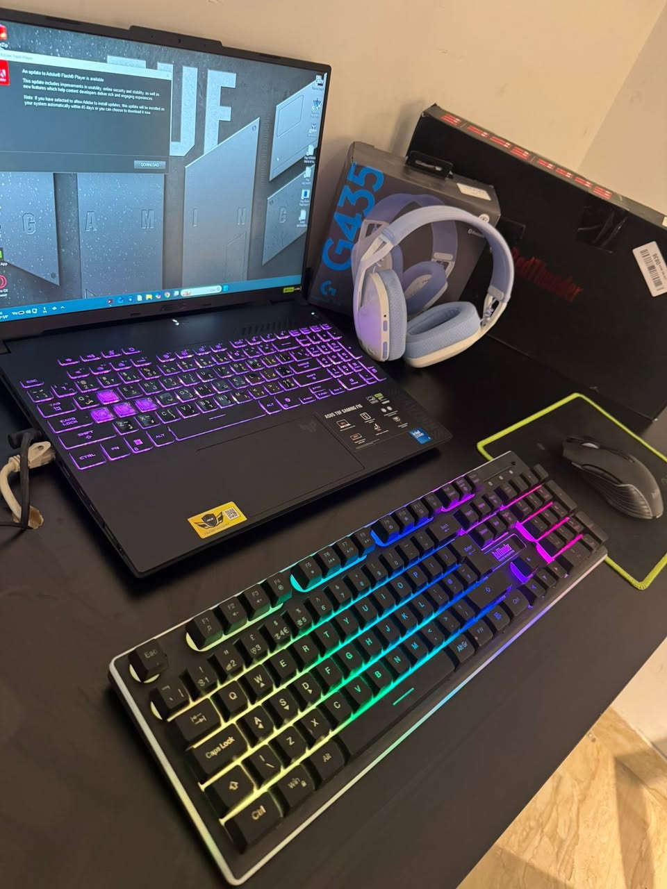🔥 للبيع ASUS TUF Gaming F16 🔥
✅ الحالة: نظيف جداً واستعمال خفيف
✅ نسبة النظافة الخارجية: 99%
✅ نسبة البطارية: 93%

💻 المواصفات:
🔹 المعالج: Intel Core 5 210H
🔹 كارت الشاشة: RTX 4050 6GB
🔹 الرام: 16GB
🔹 التخزين: SSD 512GB
🔹 الشاشة: 16 إنج 144Hz

🎮 الجهاز جاهز للألعاب والشغل بدون أي نقص
✅ ويندوز أصلي
✅ جميع التعاريف والبرامج منصبة وجاهزة

📦 الملحقات:
✔ شاحن أصلي
✔ حقيبة ASUS أصلية
✔ سماعة G435
‏✔ Mouse Pad عادي 
✔ موس و كيبورد the thunder ضوئي 

❌ لا يوجد كارتون

📌 ملاحظة:
يوجد أثر أبيض صغير جداً بالشاشة ميتعدى ٤ سانتين كما موضح بالصورة، ولا يؤثر على الاستخدام أو الألعاب. 
الابتوب لا شخط لا مفتوح لا مصلح

📍العنوان: بغداد - الدورة - البعيثة
💰السعر: 1,200,000 دينار

📞 الرقم: ***********
✅ متوفر واتساب

للمهتمين مراسلة أو اتصال

