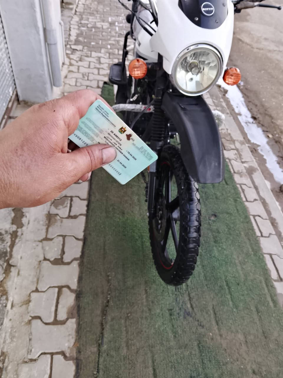 السلام عليكم ورحمه الله وبركاته دراجة نارية دايون مكينة خير من الله ٢٠٠ كتابة حمرة جبلي تحويل ثاني يوم إذ تريد مرقم كامل انكليزي مكاني ديالى خرنابات الشراي يتصل ويدلل ويتساب موجود *********** مكاني ديالى موديل 23 نازلة بل ٢٥ دايون جبلي اتصل ودلل
