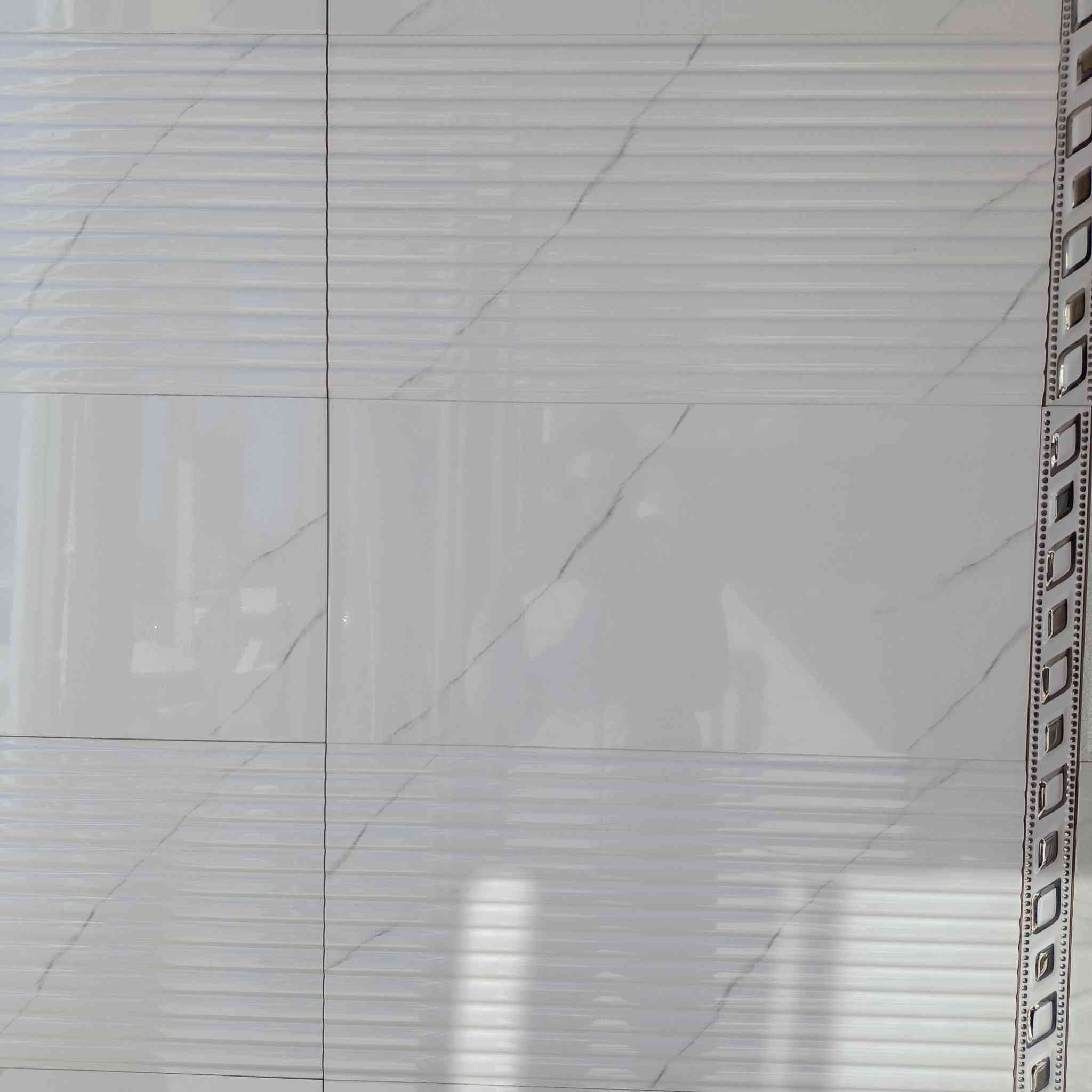 ⭕⭕ السيراميك الأصلي وصل 🔴🔴

- سيراميك ايراني مؤسسة ابدانة الحكومية. 
- سمك 10 مليميتر يعني 1 سانتي عدل
- قطعة متينة وسميكة وفوول عدالة 
- لامعة وتعكس الإنارة بشكل ممتاز
- متوفر كميات شكد متريد، وبشكد؟؟ 
فقط ب 6500 الف دينار، 
وأيضا يوجد توصيل داخل بغداد والمناطق القريبة
تواصل معنا على الصفحة لكل التفاصيل
@أبرز المعجبين 
السجاد"للسيراميك والبورسلين والمرمر والكرانيت والكاشي


**إذا كنت صاحب هذا الإعلان وتريد حذفه لأي سبب، رجاءا أرسل رسالة إلى الدعم الفني**