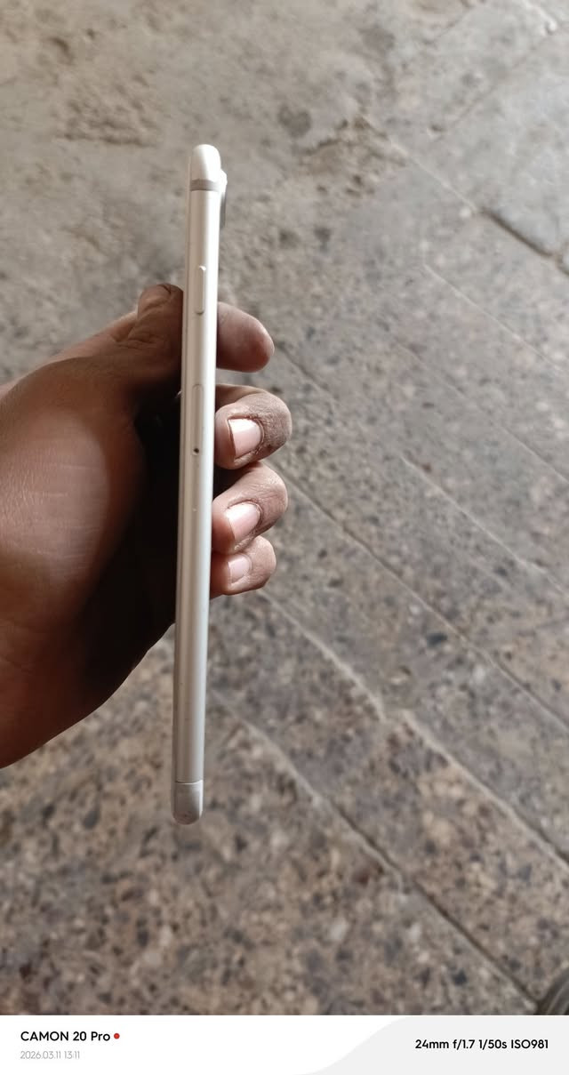 سلام عليكم ايفون 7بلص جهاز نضيف بطاريه ما يصرف بوبجي 40فريم فول سلاسه مبدله شاشة مبدله بس شاشة فول سلاسه اصليه مبدله بصمه شغاله من تخبر الميكروفون ما يشتغل بس سماعه شغاله سماعات صوت دبل فوك وجوا اهتزاز كام كلة شغال سيمكرت وكامره الخلفيه مبدله بس مو اصليه يعني شويه ما واضحه مثل الاصليه واماميه فول واضحه اتفه سعر ولا تكسر بي موجود خاص اراوس اشعندك نزل واذا ع فرق سهله اذكره 32


**إذا كنت صاحب هذا الإعلان وتريد حذفه لأي سبب، رجاءا أرسل رسالة إلى الدعم الفني**