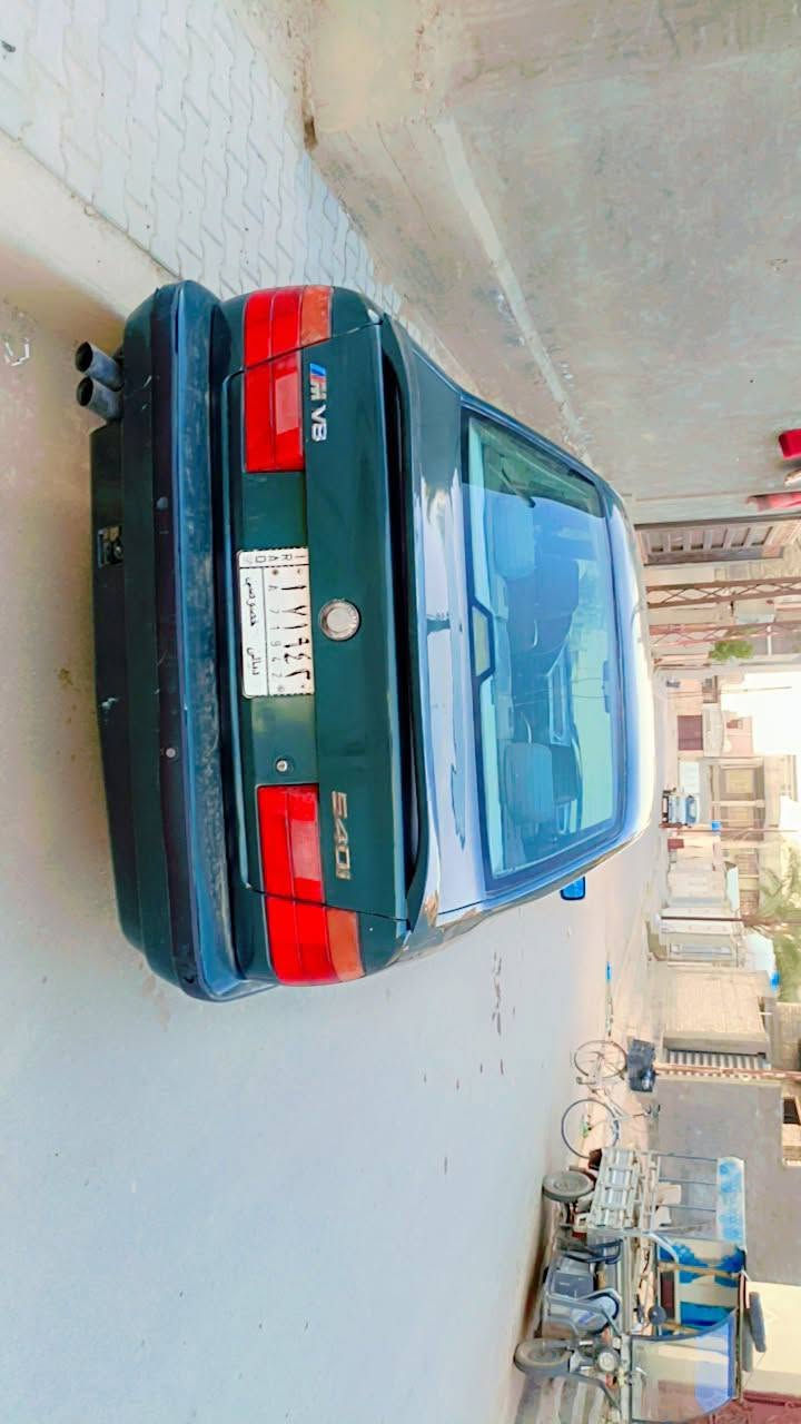 سلام عليكم  عندي سياره بيم ام مديل السياره 1993 520اصل بس مكينه525 كير ومكينه شرط  حداديه نص عمر باتري جديد كهربائيةكله شغاله  تبريد عاطل     مصبوقه عام  غرفته 50بل ميه رايد اراوسه بسياره والباقي كل شهر انطي 3ورقات وي ضملن يريد اني حاضر ‏‪***********

