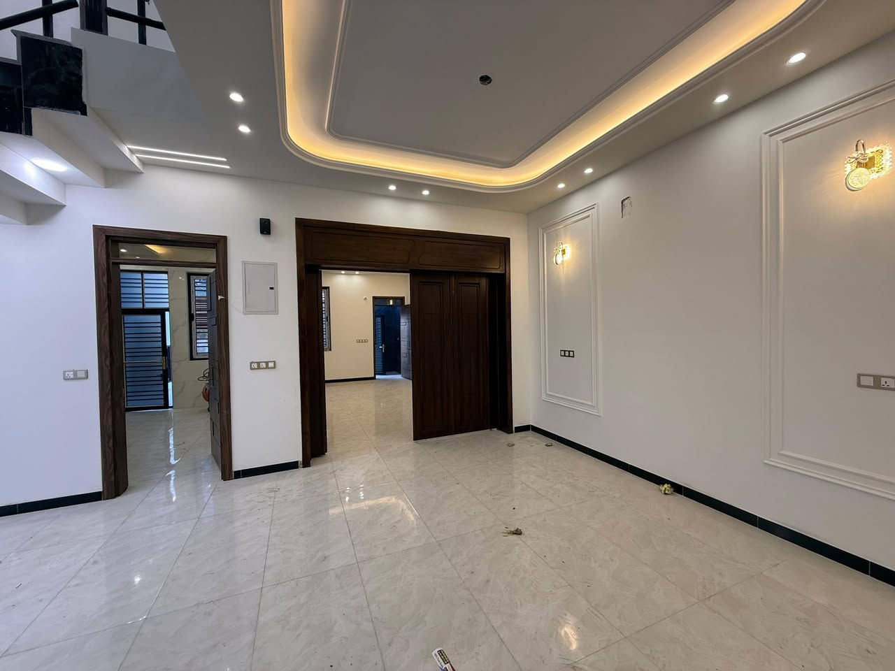 ‏‎‏دار للبيع او المراوس في النجف الاشرف
حي الجامعع
مساحه الدار  ١٥٠ م 
شارع ١٠
٤ نوم طابقين عمل درجه اولى
قرب الكفيل

‏‎  للاستفسار مراجعة مكتب العطاء للوساطه العقاريه في حي الجامعه شارع ابو حكمت مجاور باقر مول 
او الاتصال 
‏‎*********** (يتوفر واتساب)
