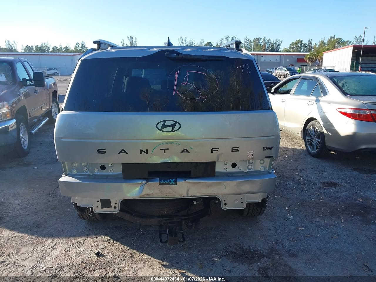 🚨 تنويه مهم
هذه السيارة معروضة في المزاد الأمريكي 🇺🇸
والمزايدة والشراء تتم عن طريق مكتب الباخرة للمزادات 🇮🇶
🔥 تدخل بكتاب الشهداء

───────────────
🚗 نوع السيارة:2025 HYUNDAI SANTA FE XRT
📅 تاريخ المزاد:الاثنين 23-03-2026
💰السعر:173 ورقة         
📊 الممشى:4926 ميل فعلي
🛠️ المحرك: 4 سلندر / 2.5 لتر
───────────────

🔥 مجاناً مجاناً مجاناً
📄 تقرير كارفاكس مجاني بدون أي مقابل
───────────────

🚗 سحب السيارة خلال 24 ساعة من وقت التسديد
💸 حسابات مخفّضة وعمولات أقل من السوق
───────────────

🚢 الشحن متوفر من:
🇺🇸 🇨🇦 جميع الولايات الأمريكية والكندية
➡️ شحن مباشر إلى العراق
➡️ العقبة – جبل علي – ميرسين
───────────────

🛃 تخليص كمركي كامل من ميناء أم قصر
🏔️ تخليص كمركي إلى إقليم كردستان
🇯🇴 شحن مباشر إلى عمّان (العقبة)
🇹🇷 شحن إلى ميناء ميرسين – تركيا
───────────────

🏢 فروع الشركة:
📍 الفرع الأول: بغداد – السيدية – الإعلام
📍 الفرع الثاني: الإمارات العربية المتحدة – الشارقة – الصناعية 4
───────────────

👥 مجموعة البيع والشراء:
https://www.facebook.com/share/g/17pXXBgeeU/?mibextid=wwXIfr

───────────────

🎵 TikTok:
https://www.tiktok.com/@al_bakhera?t=8qGOLioZlVE&_r=1

───────────────

📞 للاستفسار والتواصل:
+9647739115599


**إذا كنت صاحب هذا الإعلان وتريد حذفه لأي سبب، رجاءا أرسل رسالة إلى الدعم الفني**