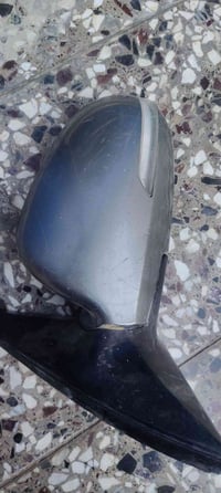 مراية يسار • النترا • ٢٠١٠