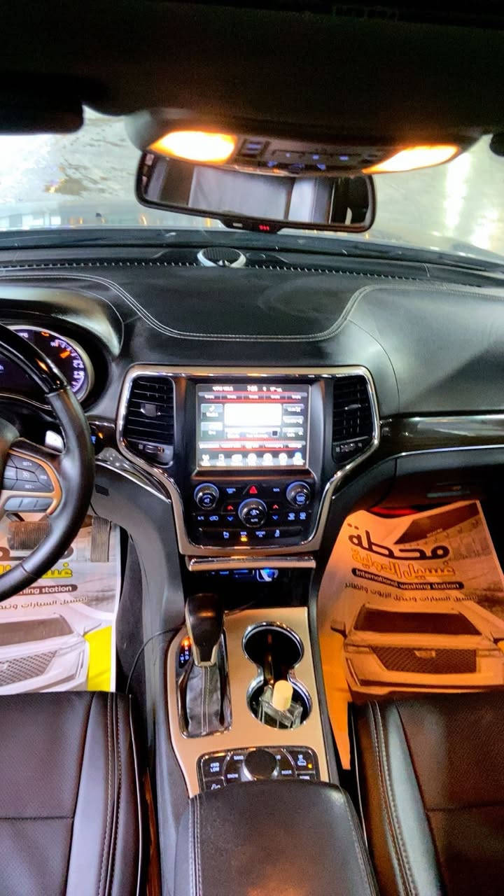 سلام عليكم جيب اوفر لاند موديل 16 مكينه 5700 ممفتوحه ولا الكير مفتوح صور الحادث كدامكم. بدون ايرباك السياره. ماشيه 79 الف السياره فول مواصفات 
1 بنو راما 
2جكات 
3فور ويل 
4كشنات جلد خزن ميموري 
5شاشه جبيره 
توقف ذاتي حساسات فول السياره دمام خلفي  رقم بغداد تحويل مباشر 
السعر 185 
***********
