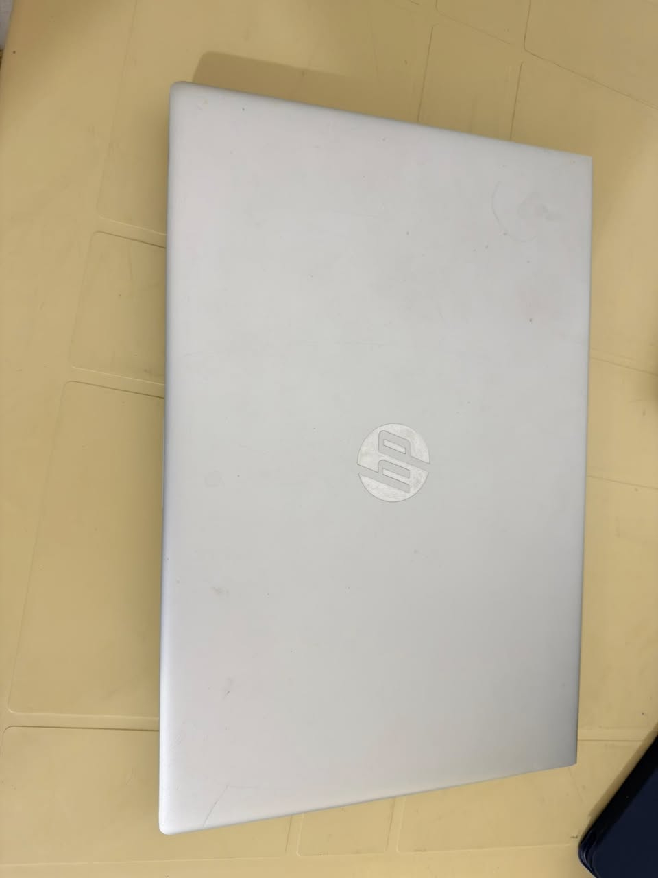 لابتوب HP
🔹 المعالج: Intel Core i7 (الجيل الخامس)

🔹 الرام: 8GB

🔹 التخزين: 64GB (eMMC / SSD حسب الاستخدام)

🔹 كرت الشاشة: Intel HD Graphics

🔹 حجم الشاشة: (15.6)

✨ الحالة: نظيف جدًا / استخدام خفيف

✨ الأداء: ممتاز للتصفح، الدراسة، برامج الأوفيس، وبعض الأعمال الخفيفة

📦 الملحقات:

✔️ الشاحن الأصلي

✔️ (ماوس +جنطة )

💰 السعر: (400 ألف)

📍 الموقع: (البصرة القرنة)

📞 للتواصل: ***********
