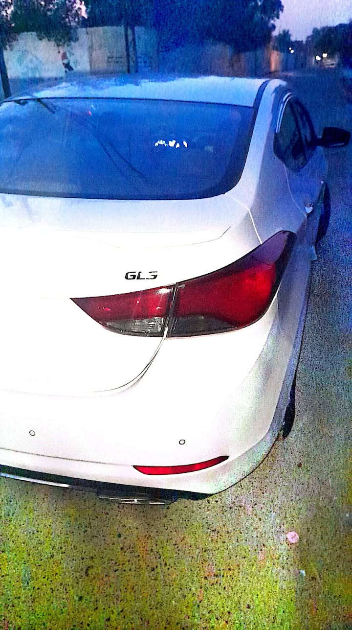 السلام عليكم النترا 2015خليجي مواصفات GLS كامل مواصفات كشن كهربائي حساسات خلفي مري شفط تحكم استيرن كامل سلايت لادات بالايتمحرك 2000 مامفتوح بية ظربة باب جاملغ خلفي من جهة السايق ومعدل بدون تبديل ماشية ١٢٠كم قابل للزيادة السعر 120 للاستفسار اتصل ***********
