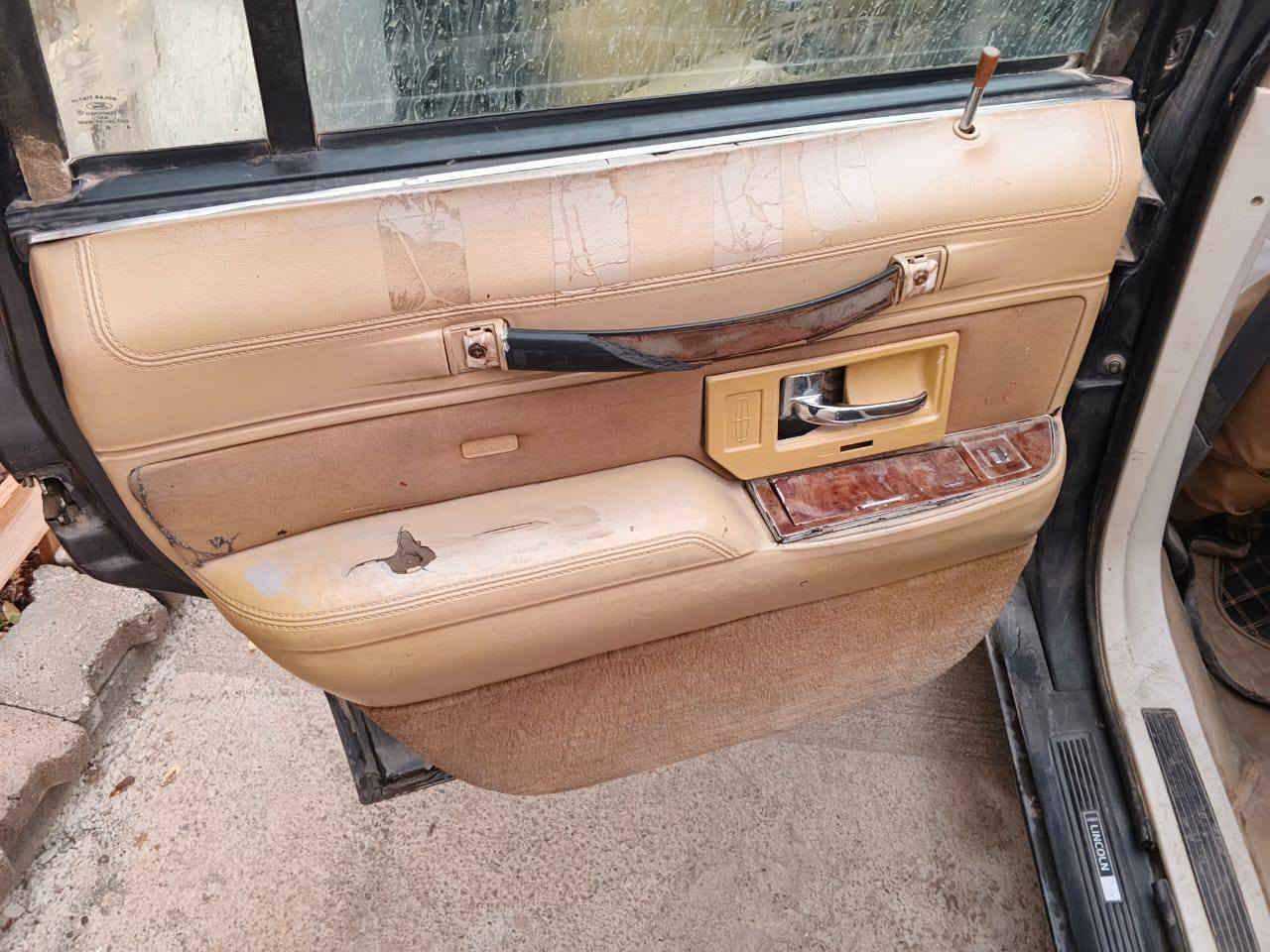 لينكولين موديل 1994 فول مواصفات محرك 8 سلندر كير محرك صدر كهربيات كوله بشرط رقم كركوك سنويه اخضر سياره جديده شرت تحويل سعر 37 مراوس هم يرهم رقم *********** كركوك, العراق
