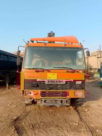 سياره كرين فالفو 7طن طول البدي 7 متر كرين مسجله بل سنويه بلاديه رقمه س...