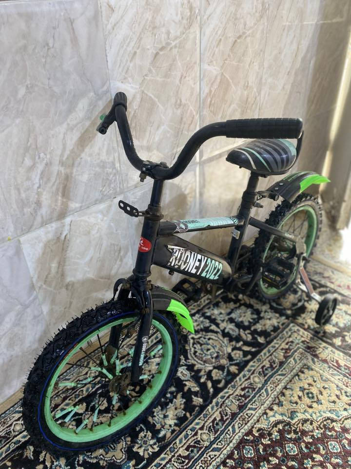 بيسكل حجم 16 للبيع نضيف تايرات وجيوب جدد مكاني قطاع 28 شراي اتصل ***********
