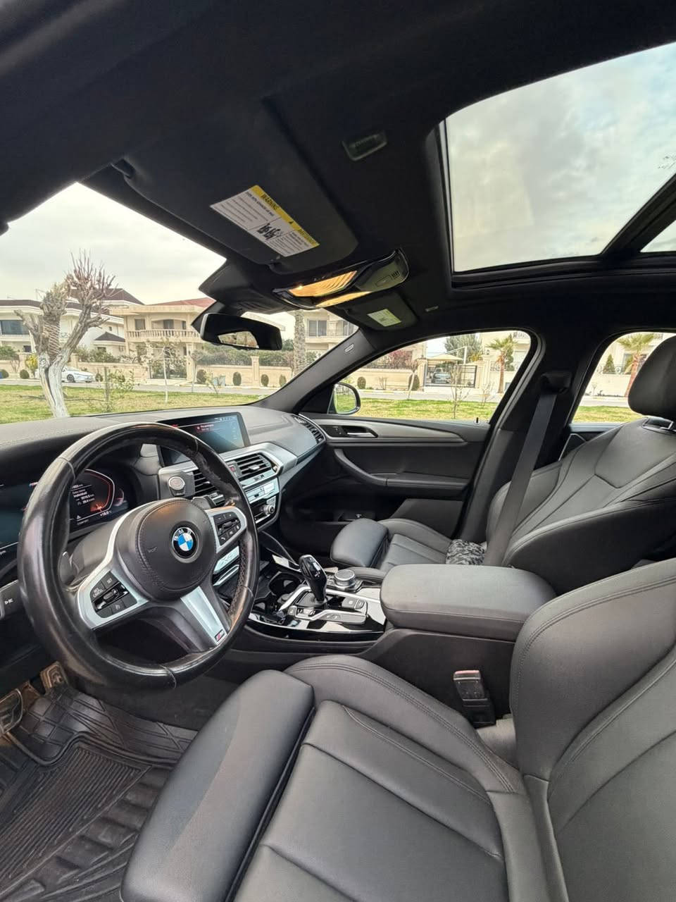 BMW X4
فول مواصفات 
سعر ٢٥٨ 
***********
