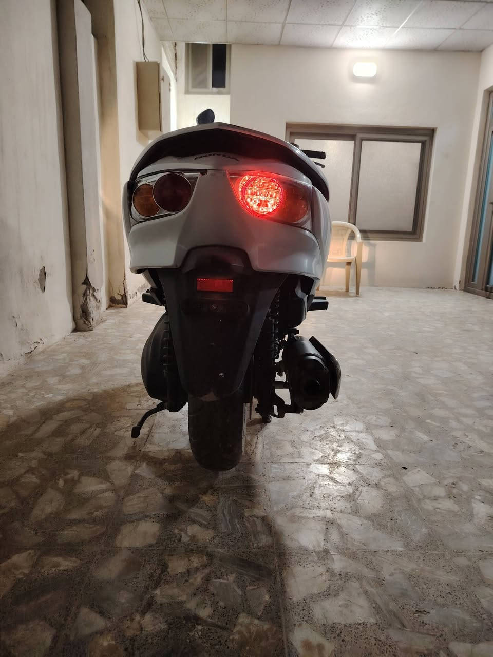 السلا م عليكم
 للبيع فوزه 010  اس سفن
بيه نقص الترايش الجوه فقط
كير مكينه تحويلات كفاله
دراجه ماشيه قليل وجديده
(***********)
النجف حي المعلمين
السعر ١٤ وبيه مجال شي قليل
