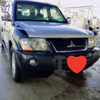 للبيع باجيرو موديل 2005 رقم بغداد باسمي السيارة بيها تبديل بنيد بلادي ...