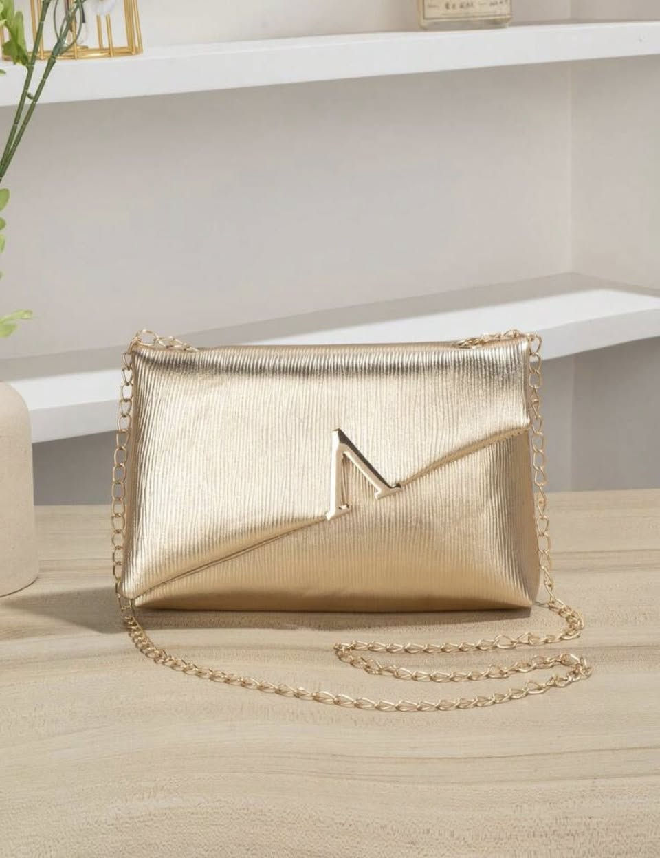 حقيبة كروس بسلسلة فضية على الطراز الأوروبي والأمريكي مناسبة للنساء والفتيات، يمكن استخدامها ل الزفاف والعطلات وحفلات والتنقل والتسوق وغيرها من المناسبات، فاخرة ومتعددة الاستخدامات.
للحجز ع الخاص 🤍
تسليم فوري


**إذا كنت صاحب هذا الإعلان وتريد حذفه لأي سبب، رجاءا أرسل رسالة إلى الدعم الفني**