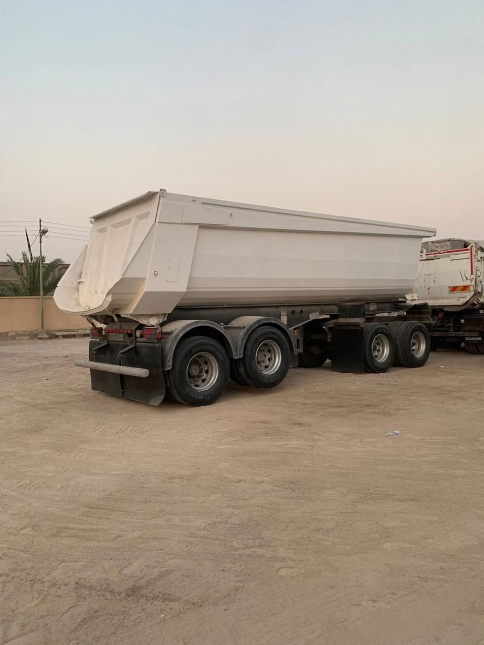 مقطوره حوضيه للبيع العنوان الدوانيه تخم تاير *********** أو ***********
