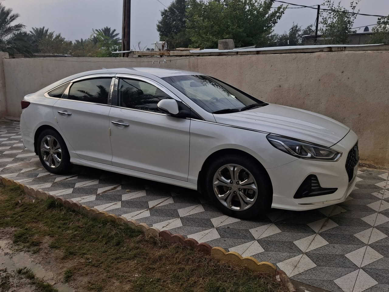 سوناتا 2020 غاز بلاد مكفوله ماعدا ثقوب القماره من كوريا وشويه خدوش 
فووول مواصفات للاخير رادار جانبي وامامي وخلفي 
كشن جلد حضن بلاد وكشن سائق كهرباء وتدفئه وتبريد بل كشن 
بصمه تبريد بيانو شاشه جبير بلاديه ***********
(رقم بابل__  ومكاني بل كوت ) سعر (182) سونار مرفق بنشر
