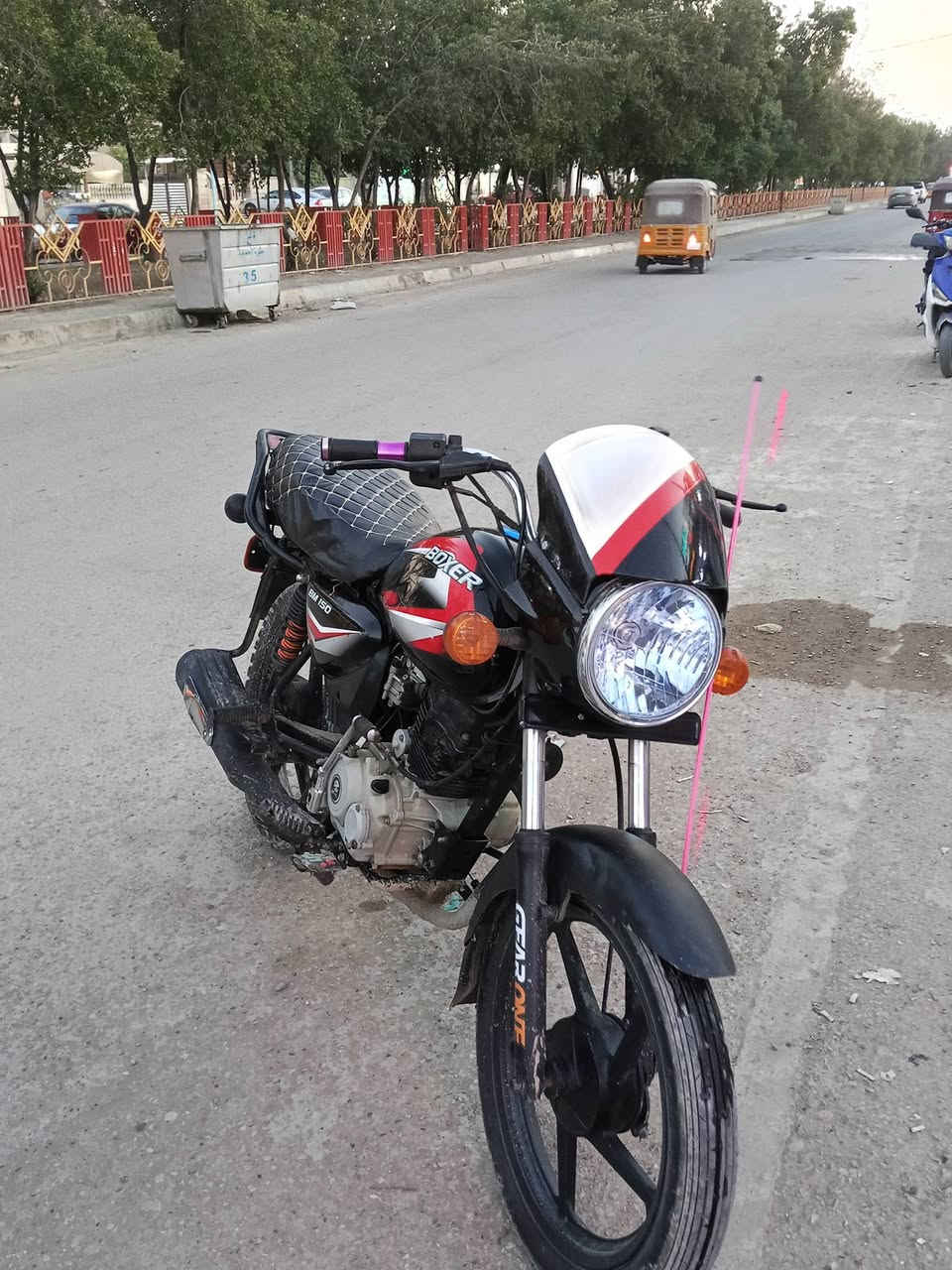 السلام عليكم دراجه بوكسر كلاسك موديل 23 دراجه سلف هندر كهربائات كله شغال  بدون اواراق مكينه ما مفتوحه  ماتسمع صوته  مكاني ديالئ بعقوبه لاستفسار عل رقم *********** السعر 750 وبيه مجال
