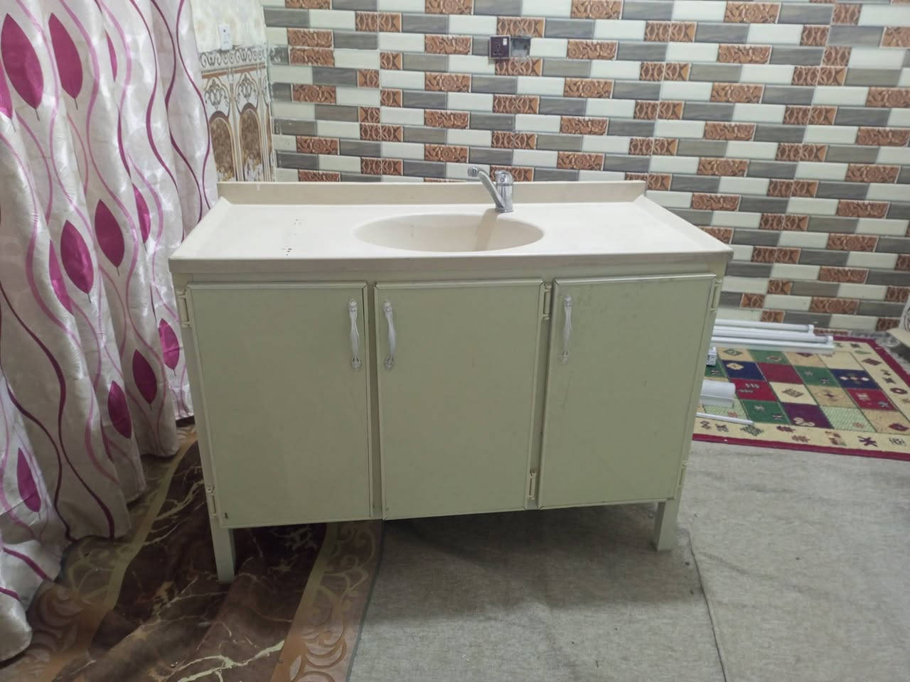 كاونتر قطعتين تركي سنك مرر للبيع ***********
