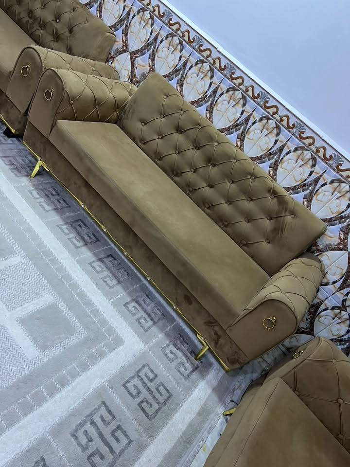 تخم و3 مقاعد المجموع 13 مقعد كلهن ست قطع نضيف كلش تزكام شرط درجة اولى مكاني بصرة معقل رايدهن يراسلني خاص اول يتصل ***********
