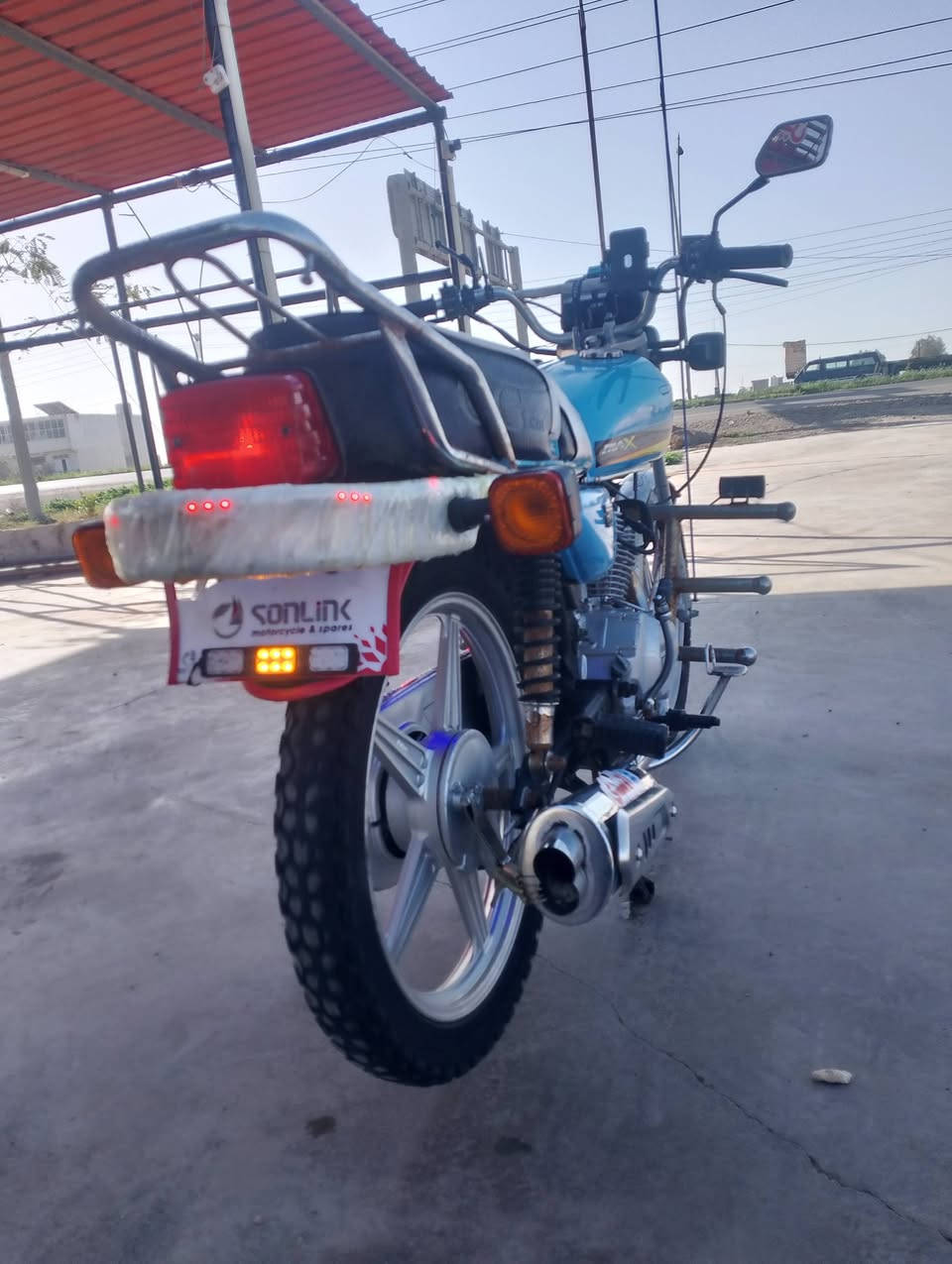 سلام دراجة سيفان البيع او امراوس
الموديل 19امحدث         مكينة او تنكي او صفاحيات 22

محرك خر من الله      كهرباءيات كاملة بس يرادله باتري 

السعر 375اويهة         مجال حك الجية الدراجة بدون او راق

اكقلك سرقة او عشاير.       العنوان اديالى شهربان جسر مهروت اتصل  ***********
