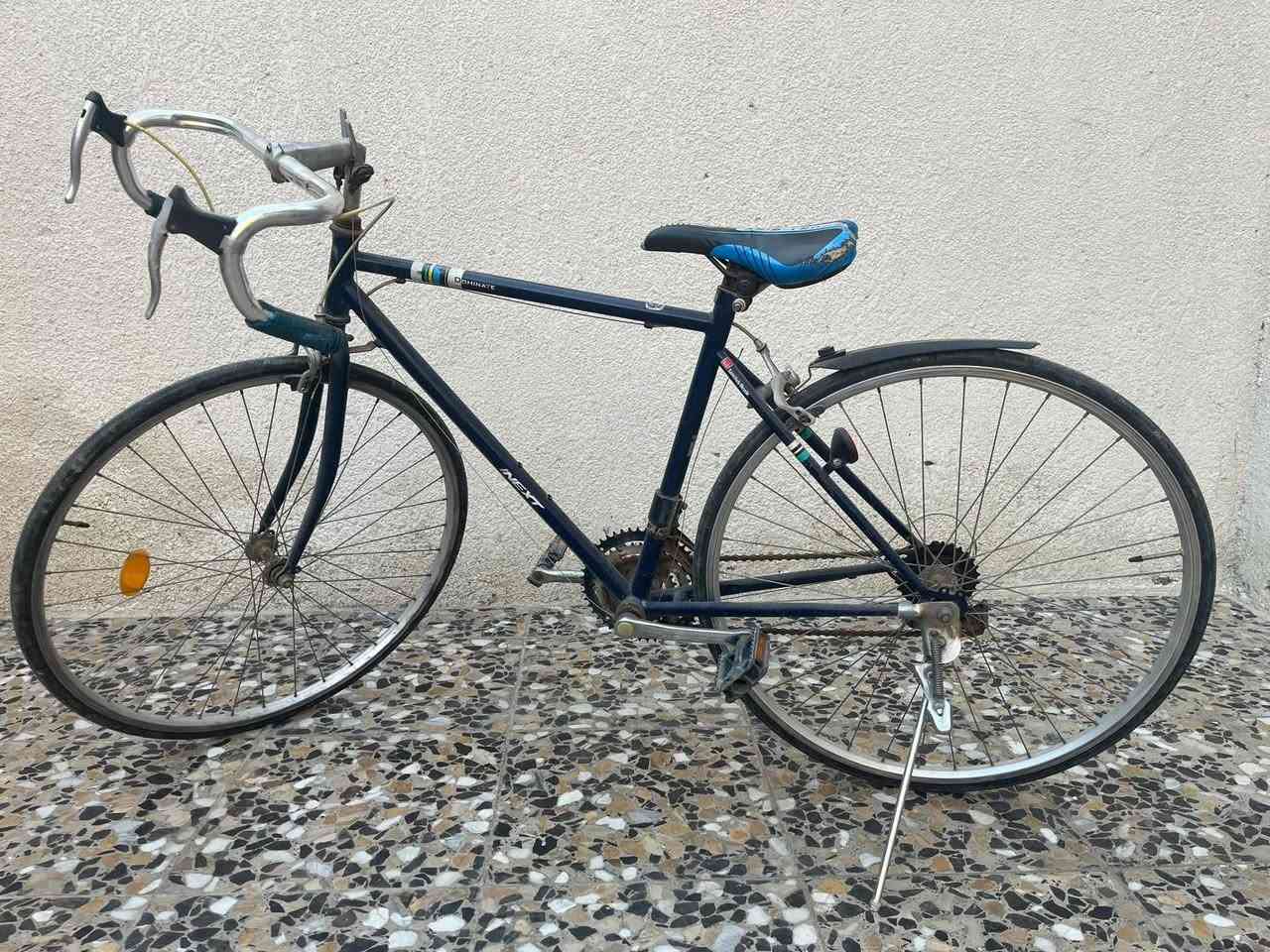 السلام عليكم بايسكل c700 للبيع
حجم ٢٨ 
قيم واخذ مكاني بغداد 💗.


**إذا كنت صاحب هذا الإعلان وتريد حذفه لأي سبب، رجاءا أرسل رسالة إلى الدعم الفني**