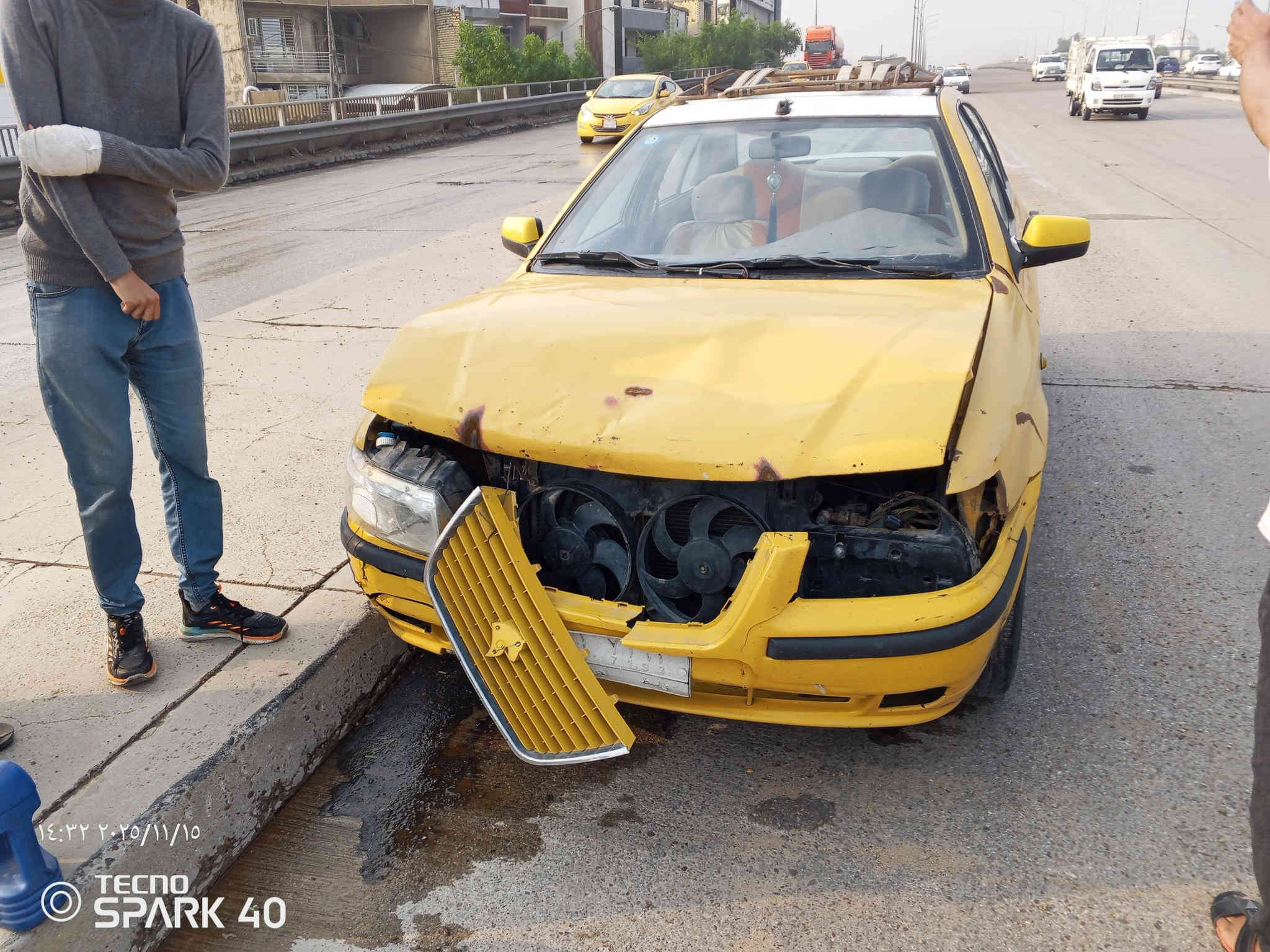 سلام عليكم كما في الصورة سمند 2012ناطقة رقمها واسط تخم تاير كور صار شهرين من شادة كلها شغالة بس لان ماعندي تصليحها جاي ابيعها انت قدر وخلي الله كدامك موجودة حاليا ببغداد رقم تلفون ***********
