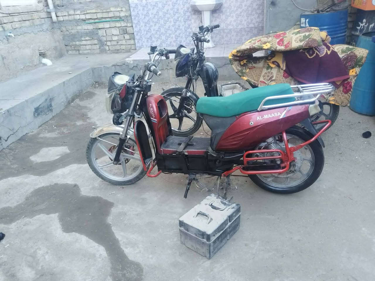 من رخصت الادمن.
ماطور شحن هارلي 5 بطاريات. كشررررررر بدون بطاريات 
بي خلل بالكهربائيات. ماشر يمك.
رغم انو ابيع كوم حديد للتاكيد جبت بطاريات وشديتهن وشغلته كدام العين مرتب زين
الوايرات بيهن 3 بيهن. قطع ماعرف ماعرف هاي المن وهاي المن 
ماشر عليه. بالصوره 

السعر. نهائي 75 الف قفل. قفل جوه هل سعر بربع مايرهم لاتتصل عليه. سعره اقل من سعر الملف يم المصلح لاتكسر بي
***********
***********
