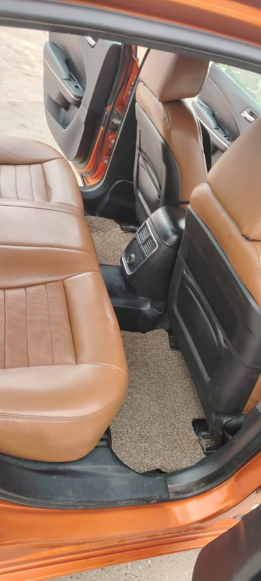 السلام عليكم
سياره جارجر 2011
لون مشمشي مميز
رقم صلاح الدين بأسمي سنويه 2029
هزه جديده 
كفاله عامه بدون صبغ شرط
بيها بارد فقط
محرك وكير شرط 
السعر 145
رقم الهاتف ***********
