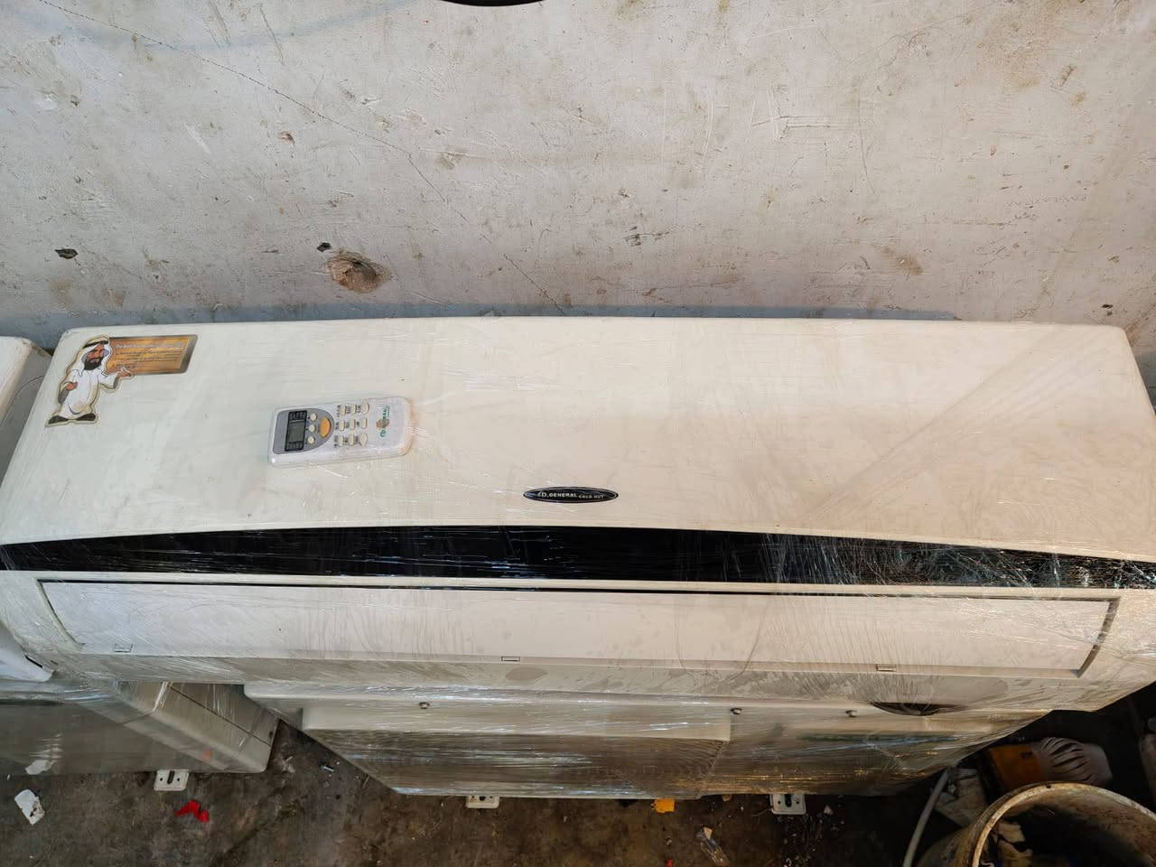 سلام عليكم سبلت جنرال العدد 2شرط نضافة مستخدم شي قليل سعر الواحد 350ثنينهن700الى ستفسار و تواصل واتساب *********** مكاني كركوك حي العسكري
